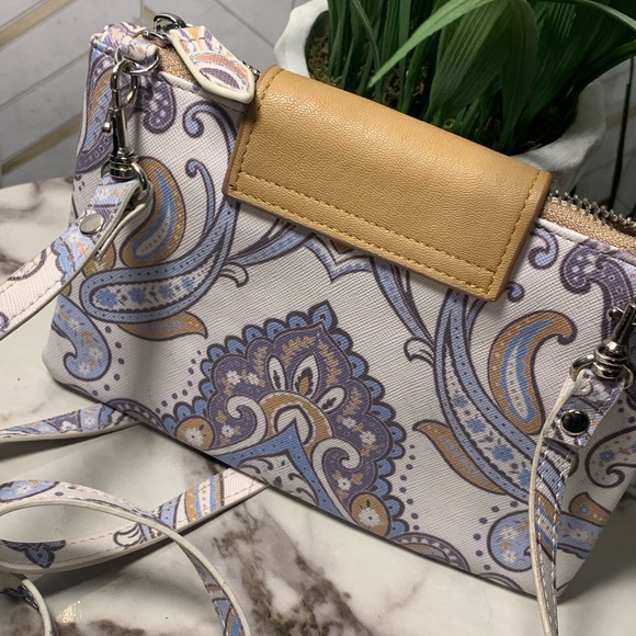 Small Clutch Crossbody - Picture 3 of 4